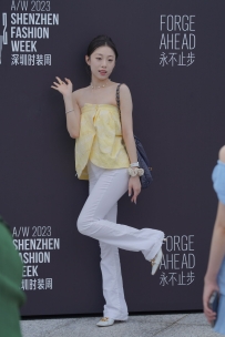 【精选街拍】Vol.3707 一字肩白色牛仔裤 [111P-1.71GB]